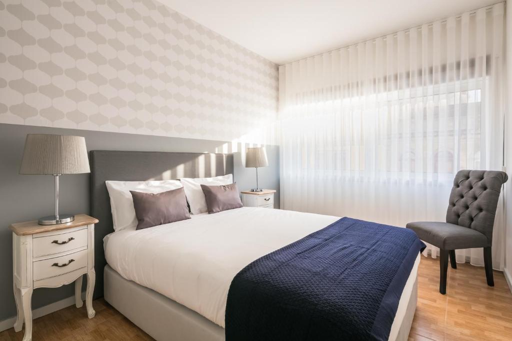 Camarinha Oporto Apartments room 5